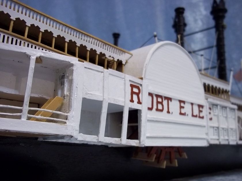 Robert E. Lee Mississippi Steamboat Wooden Model 1150  