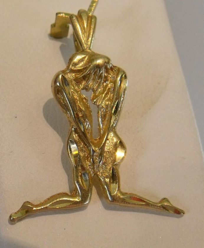 14K GOLD COUPLE MAKING LOVE CHARM PENDANT  