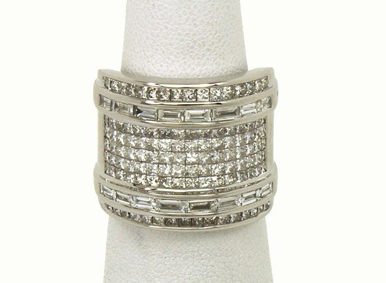 LAVISH 18K & 3.43 CTS. DIAMONDS LADIES WIDE BAND RING  