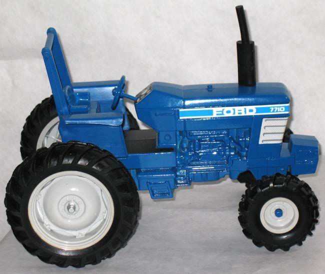 Ford 7710 Tractor by Ertl 1/16 scale toy tractor  