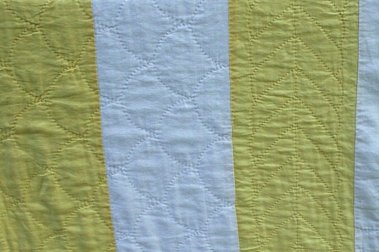 Pretty Vintage Yellow, Lavender and White Dresden Plate ~ Cutter Quilt 