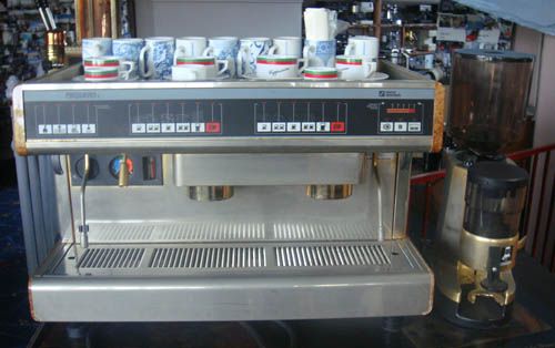 Tiffany Oro by Nuova Simonelli + Grinder  