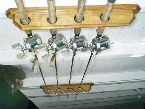 Inshore angled ceiling 4 rod rack pole holder display  