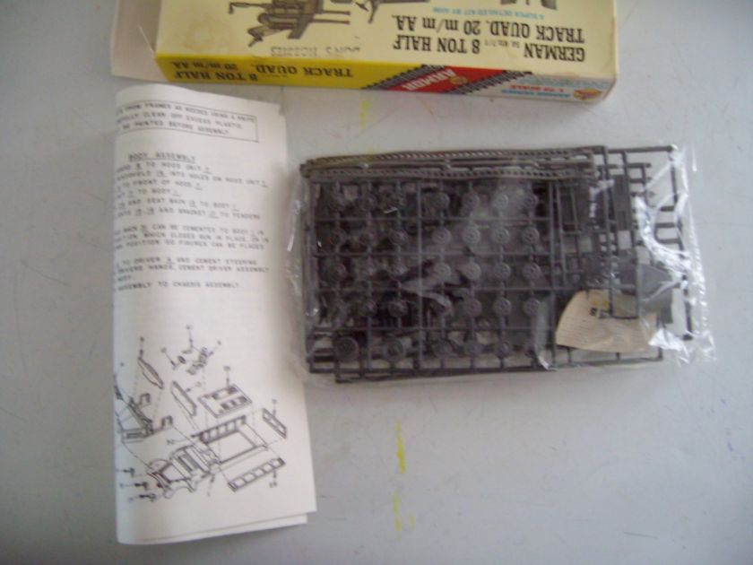 AHM Model Kit German Sd. KFZ Half Track 1/72  