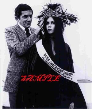 DARK SHADOWS JONATHAN FRID PHOTO CROWNING MISS VAMPIRE  