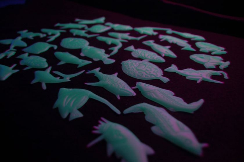 32 Piece Glow in the Dark Fish 738435651015  