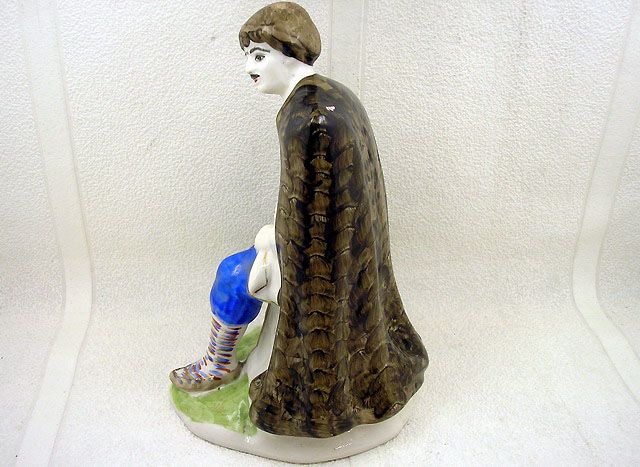 VINTAGE 1960’s USSR RUSSIAN FIRST TBILISI PORCELAIN FIGURINE 