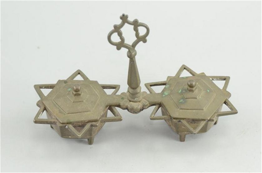 Israeli Brass JUDAICA   MAGEN DAVID   STAR OF DAVID   Salt & Pepper 