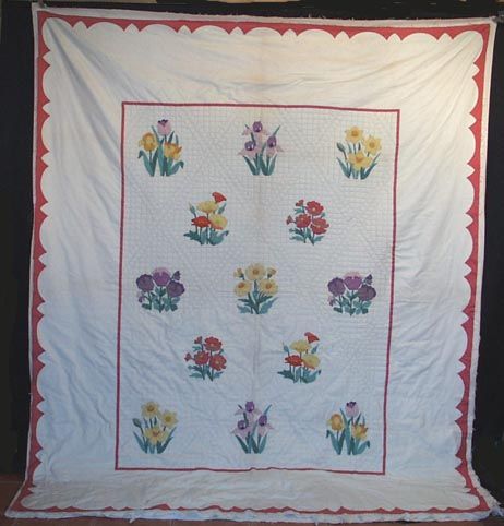 1940s APPLIQUE QUILTED FLOWER BOUQUETS QUILT  