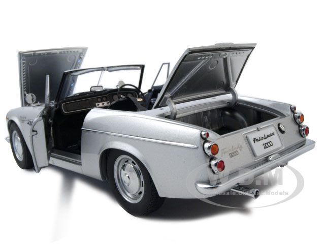 DATSUN FAIRLADY 2000 SR311 SILVER 118 AUTOART  