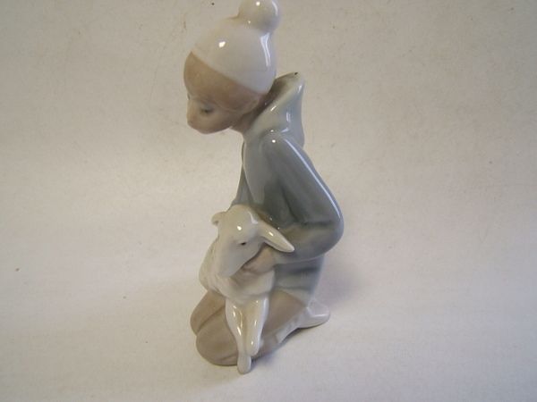 Lladro Shepherd with Lamb #01004676 (1972) 6 glossy  