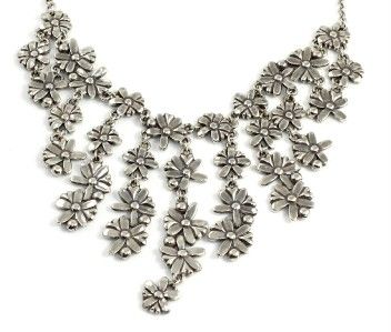 Brighton LOVE DAISY White Flower Bib Necklace   NWT & Tin  