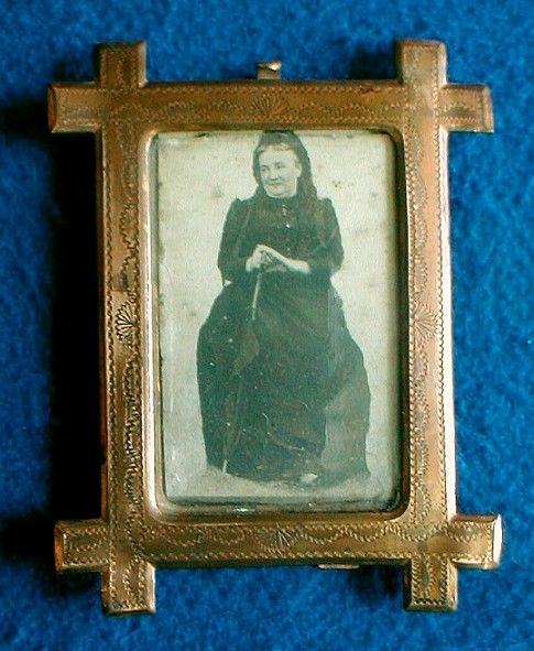 FRAME BRASS CISELE SMALL FRENCH GRANDMOTHER UMBRELLA  