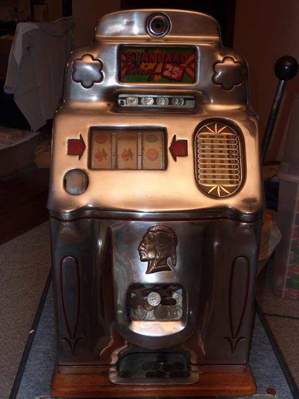 Jennings Standard Chief 25 Cent Mechanical Slot Machine Circa 1945 