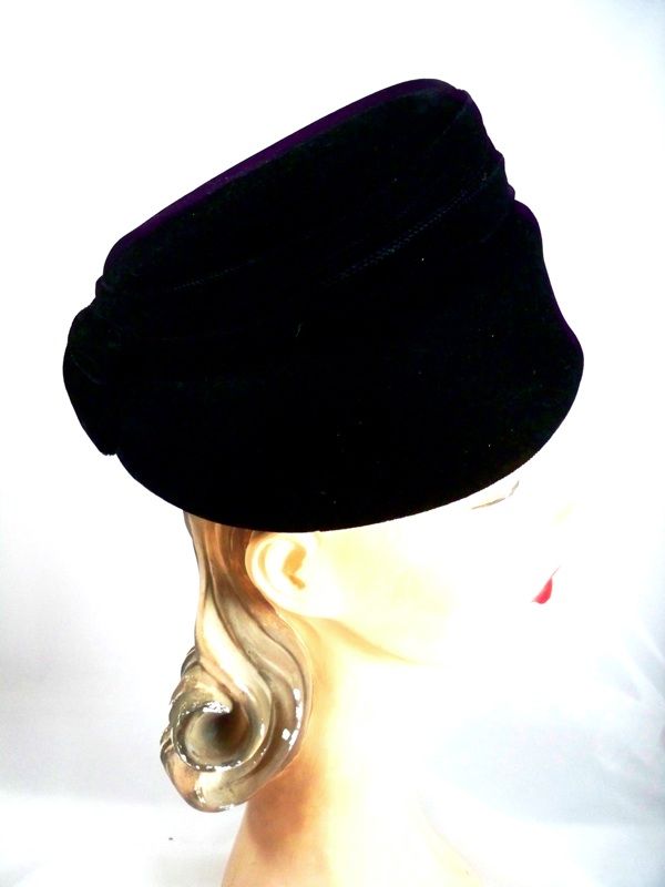 Vintage Ladies Black Velvet Hat Beehive Cover Early 1960s  