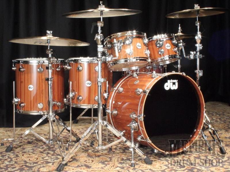 DW Collectors Series Maple/Mahogany Drum Set   Natural  