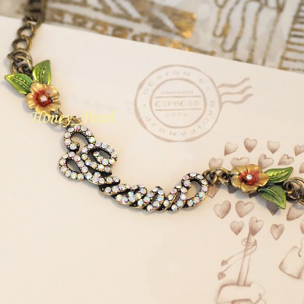 Retro Flower Leaf Letter Necklace uz Swarovski Crystal  