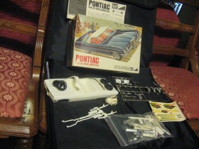 Vintage MPC Pontiac pickup/open Sportster Model Kit 1/25  