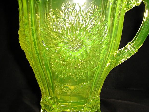 Vaseline Depression Style Glass Dahlia Lemonade Set  